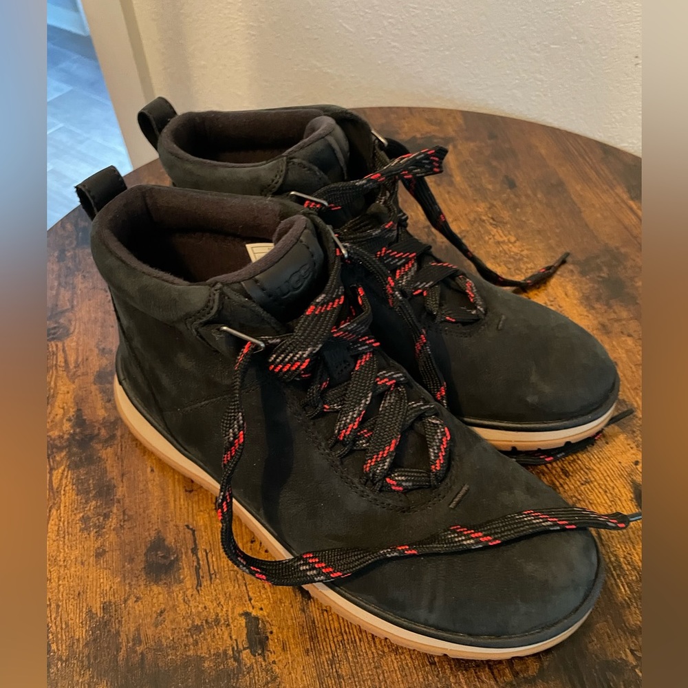 Ugg Lakesider Ankle Boot